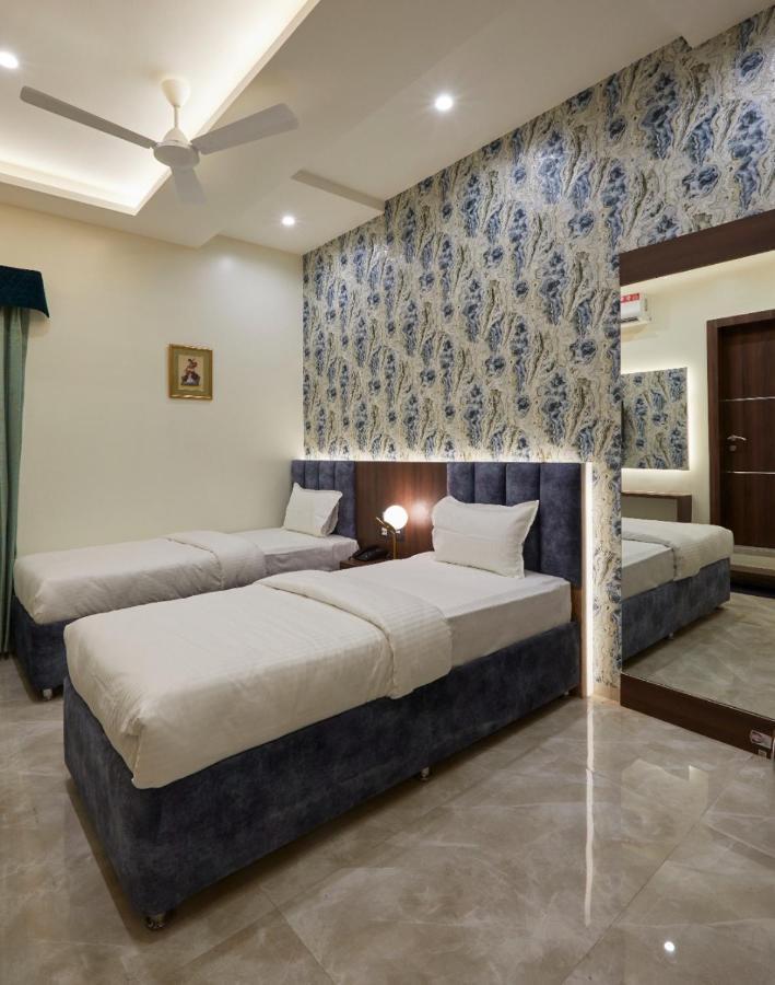 Hotel Rose Gold Ahmednagar Eksteriør billede
